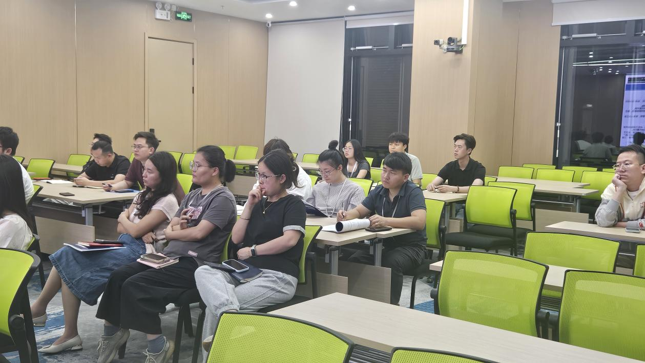 第二輪銷售鏈專項(xiàng)培訓(xùn)第三場(chǎng)舉行夯實(shí)產(chǎn)品與行業(yè)知識(shí)基礎(chǔ)