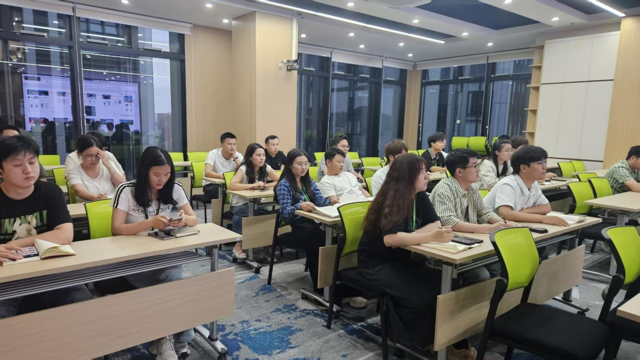 第二輪銷售鏈專項(xiàng)培訓(xùn)第十場(chǎng)舉行 --氣分檢測(cè)儀應(yīng)用場(chǎng)景培訓(xùn)圓滿收官